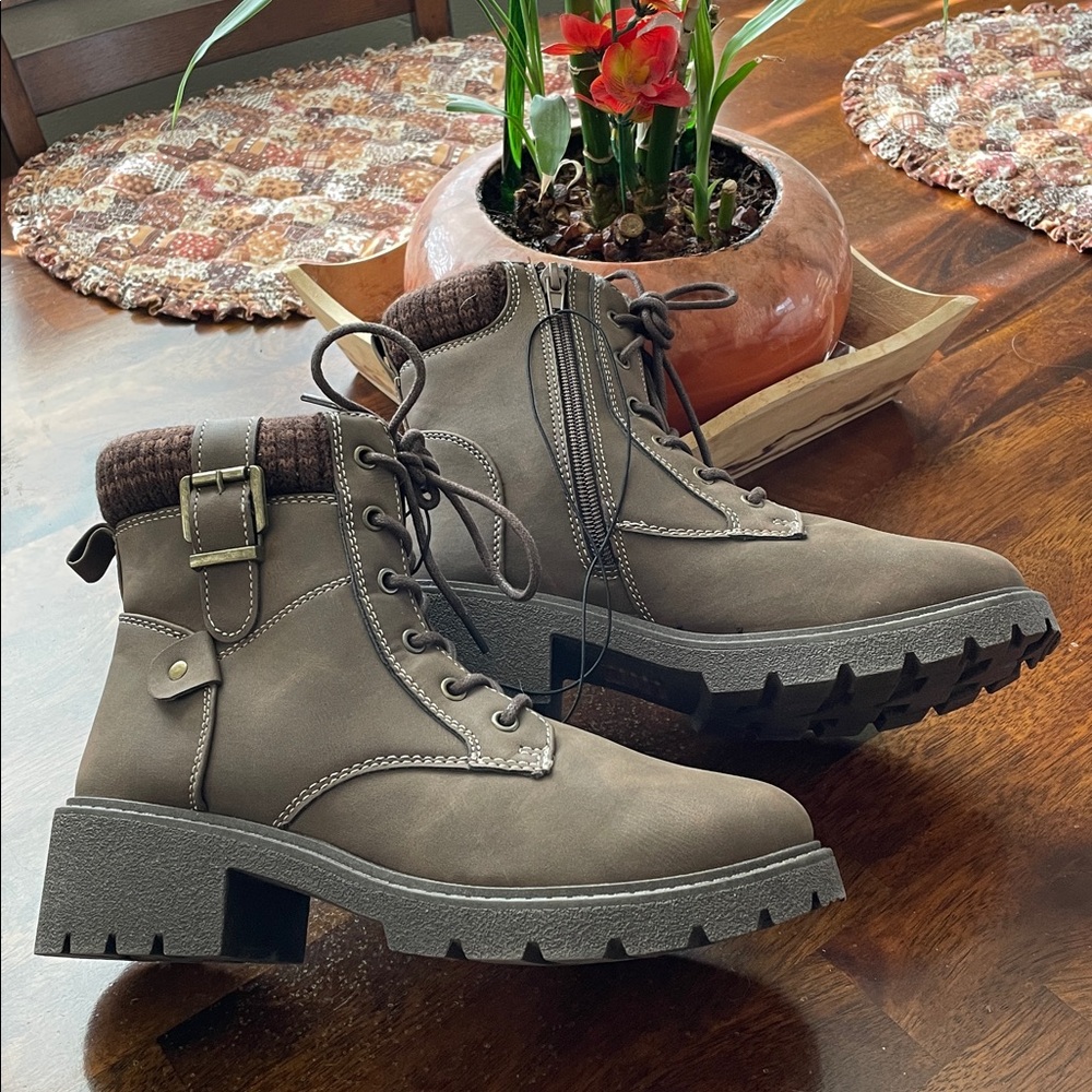 POP Vega Booties, Women’s 6M, Brown Smooth